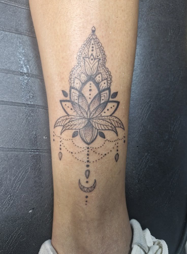 Tattoo von Rummel Art Verden – Mandala Lotus – Knie