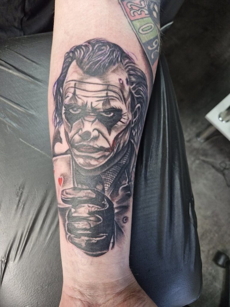 Tattoo von Rummel Art Verden – Realistic Gesicht – Unterschenkel