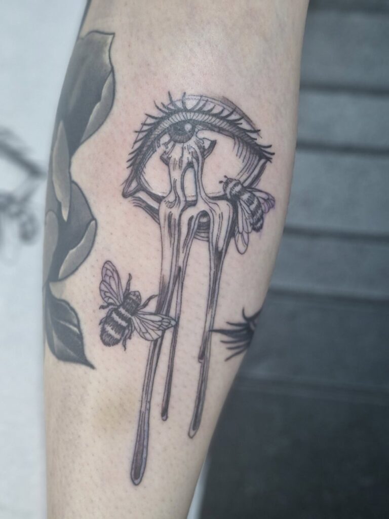 Tattoo von Rummel Art Verden – Black & Grey Totenkopf mit Uhr – Arm