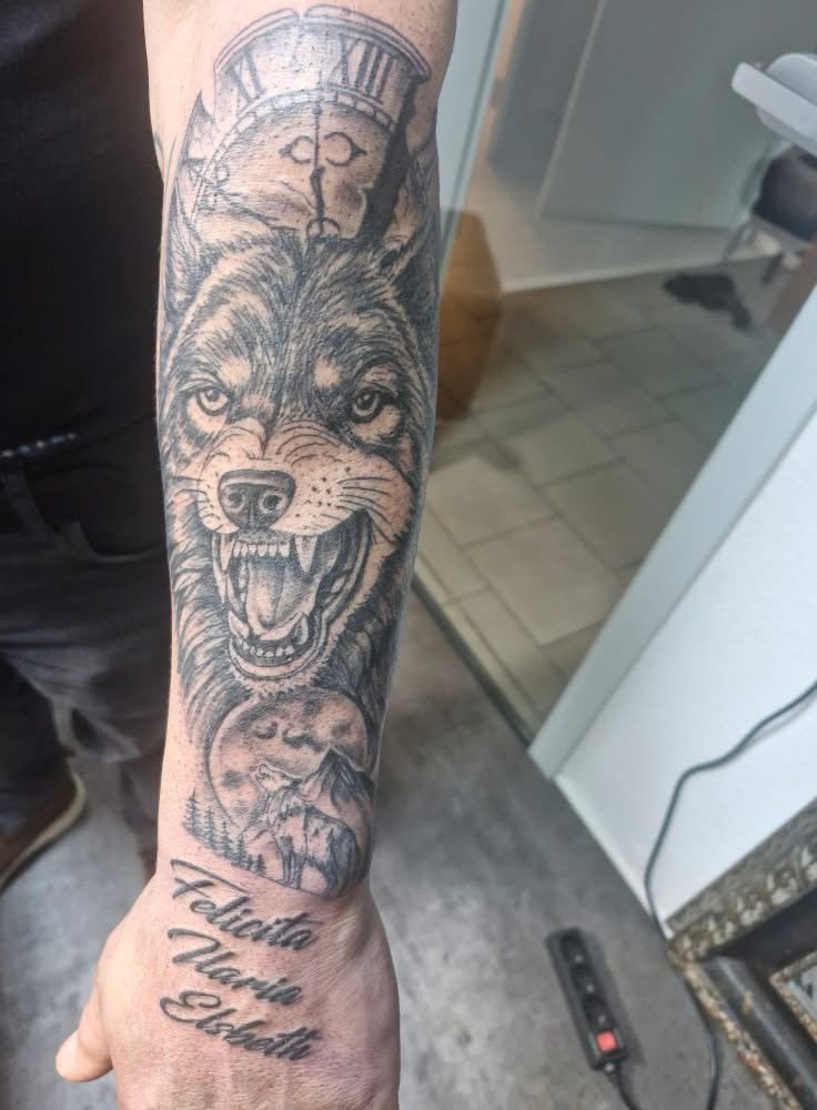 Tattoo von Rummel Art Verden – Realistic Wolf – Sleeve