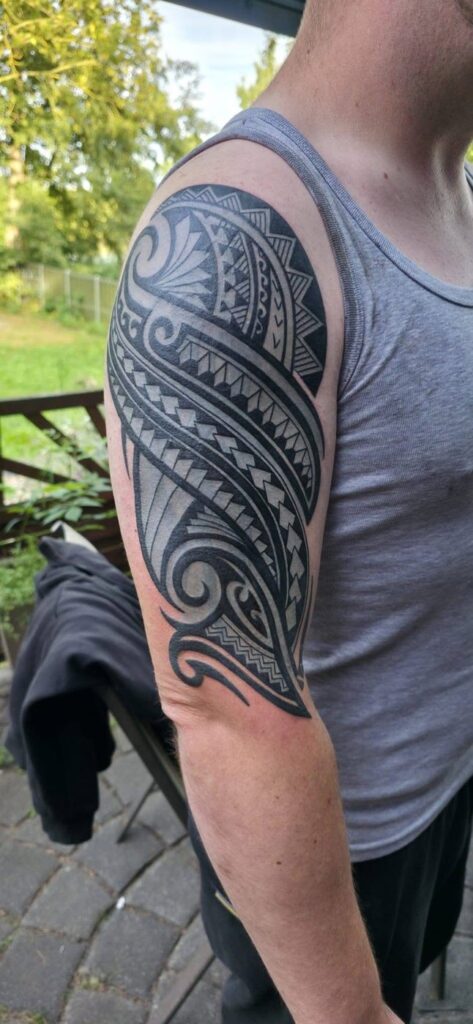 Tattoo von Rummel Art Verden – Custom Maori – Schulter